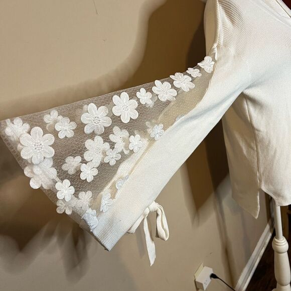 NWOT French Connection Caballo Floral-Lace Sleeve Sweater - Picture 6 of 9